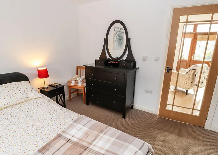 Nuthatch بيت للعطل